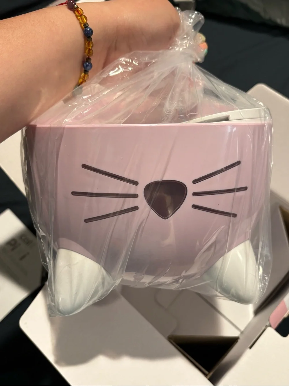 Pixi Pink Catit Cat-Shaped Drinking Fountain - Pink & White